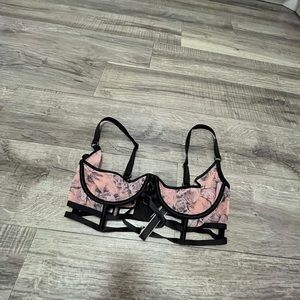 Victoria’s Secret very sexy half cup bra size 34D